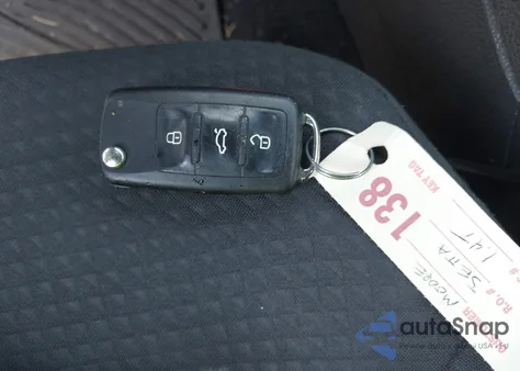 2016 Volkswagen Jetta 1.4T Se z USA, uszkodzony, nr VIN 3VWD67AJ1GM390479